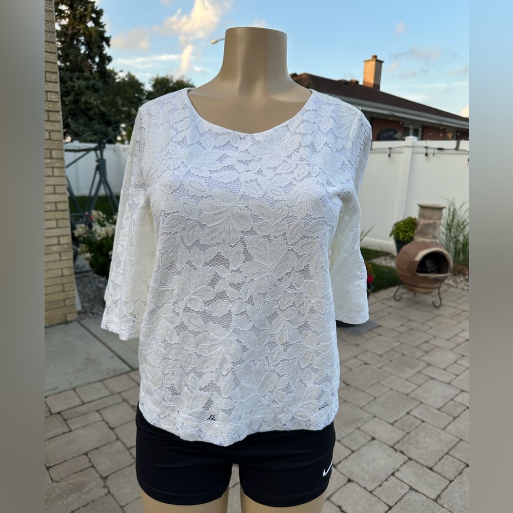 Banana Republic White Lace 3/4 Sleeve Top
